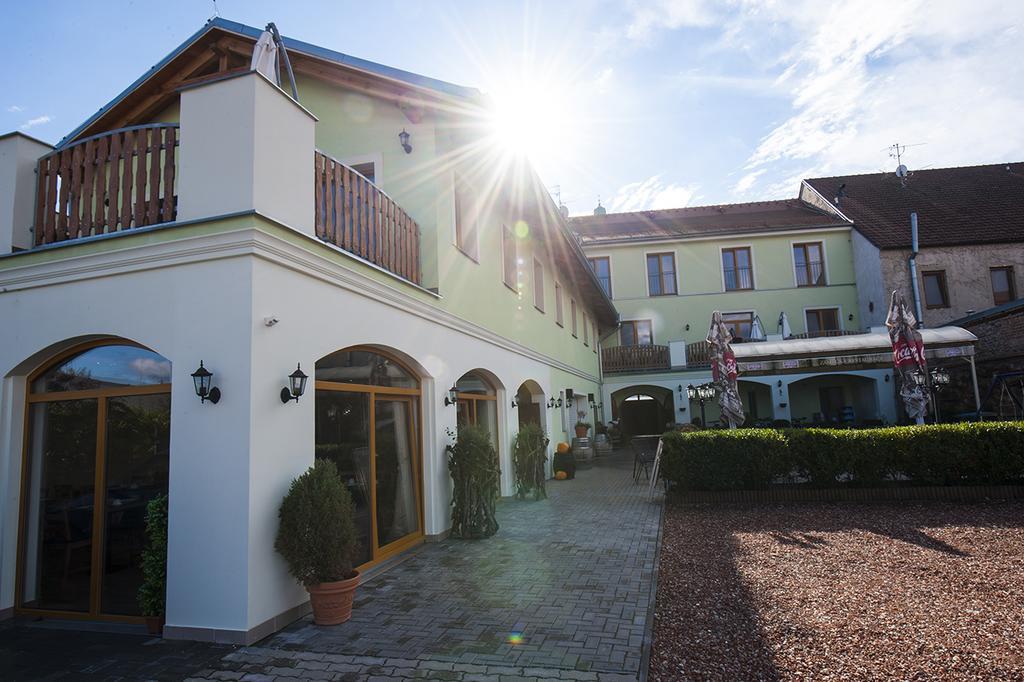 Penzion Valtice Hotel Exterior photo